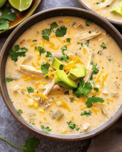 Comforting Slow Cooker Creamy Green Chile Chicken Enchilada Soup Recipe