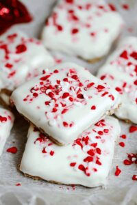 Irresistible Peppermint Crunch White Chocolate Covered Graham Crackers Recipe