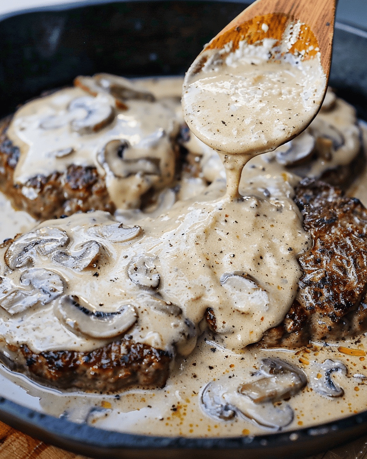 Hearty Keto Burgers With Mushroom Sauce Recipe