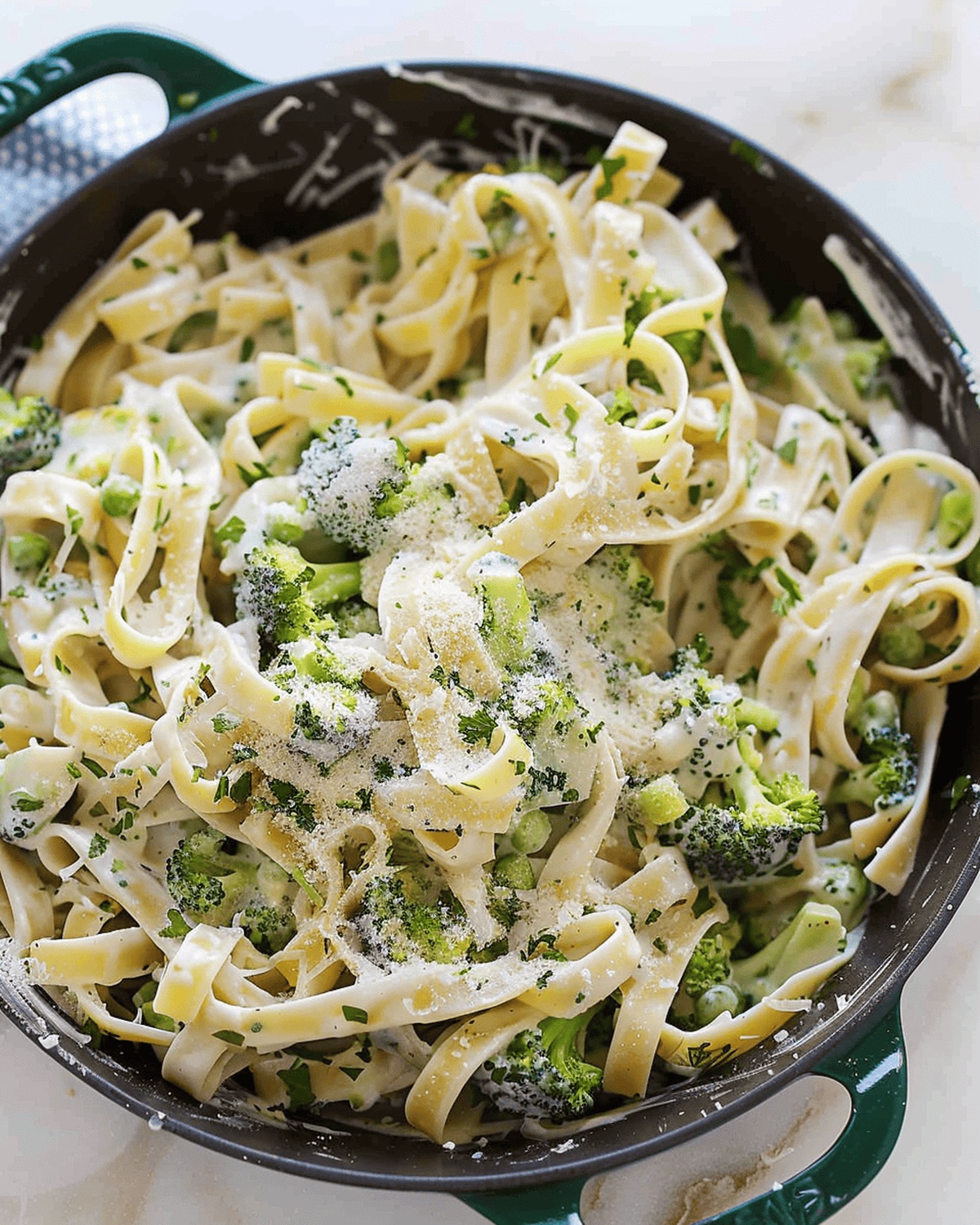 Creamy Cheese Pasta with Broccoli Recipe