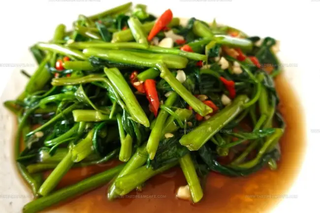 What Are the Common Cooking Techniques Used for Vegetable Dishes in Southeast Asia?