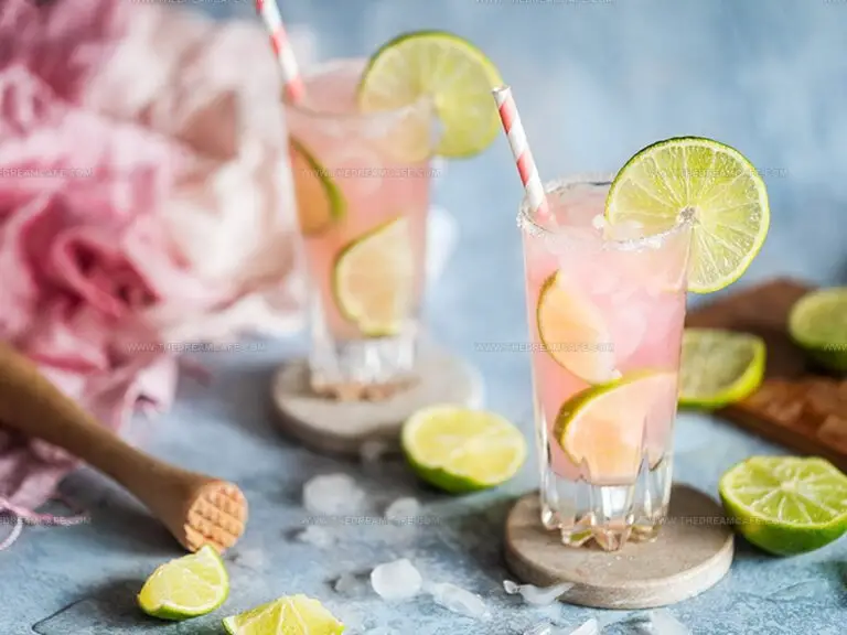 Pink Lemonade or Classic: Which One Tastes Better?