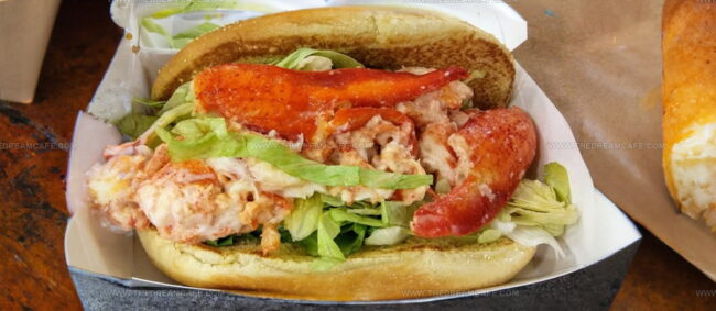Maine-Style Lobster Roll
