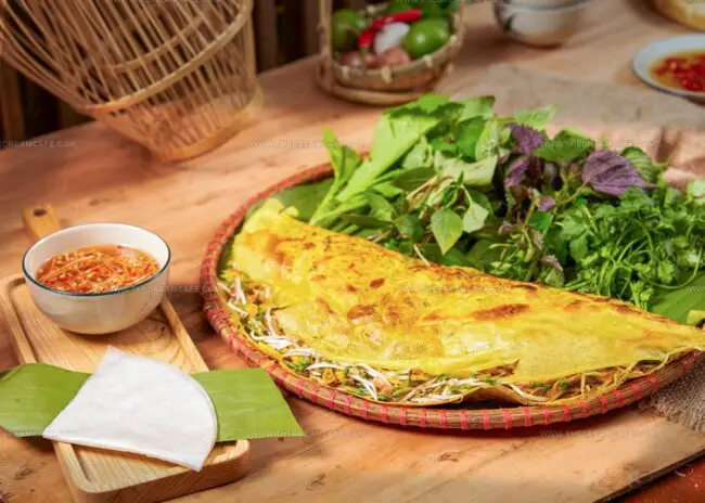 Banh Xeo (Vietnamese Crepes)