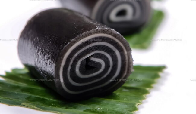 Black Sesame Roll (Zhi Ma Juan)