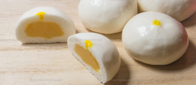 Steamed Custard Buns (Nai Wong Bao)